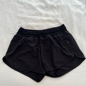 Lululemon Tracker Low-Rise Lined Short 4” Black